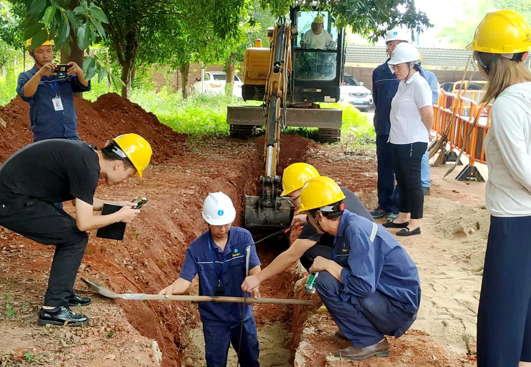 熱情服務為民生 嚴謹高效辦實事--二〇二隊韶關基地居民小區管道煤氣安裝工程順利竣工.jpg