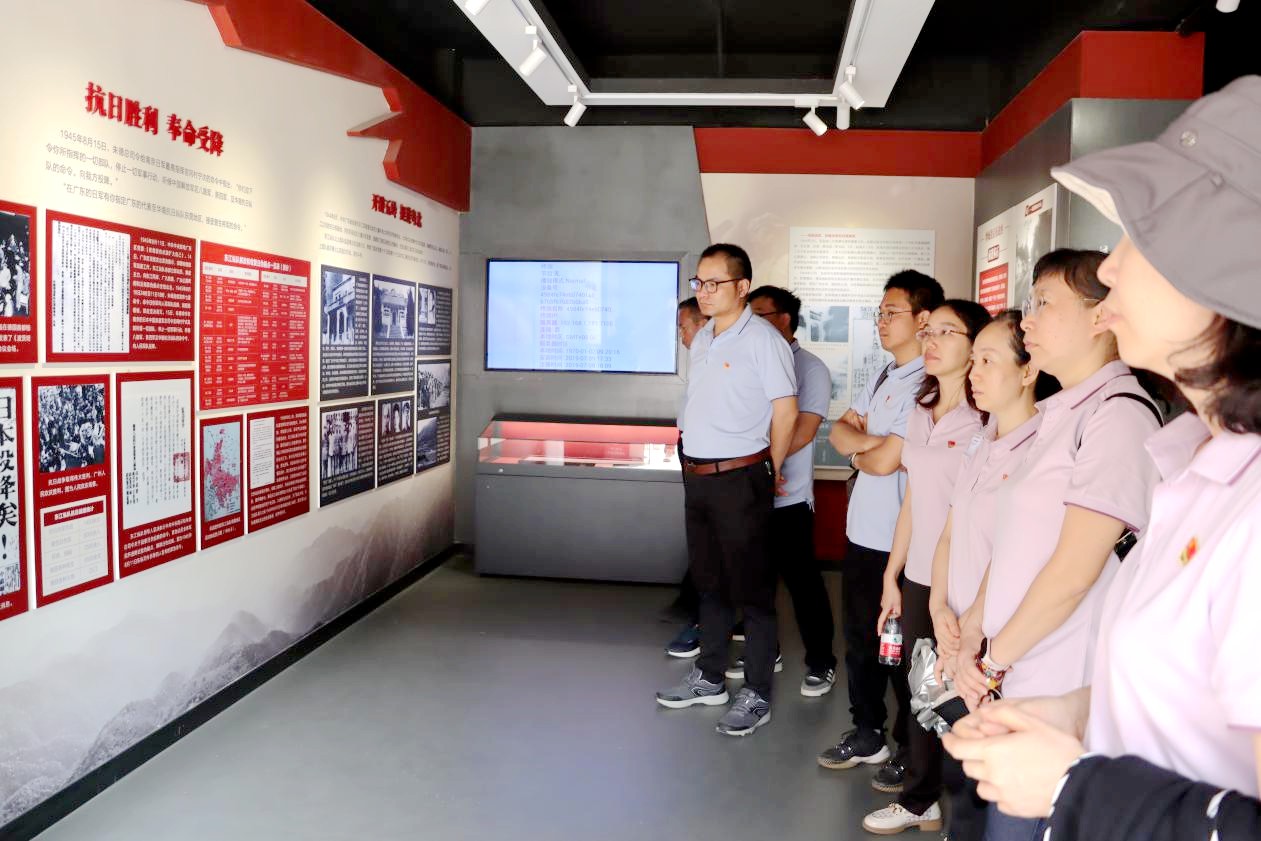勘查院（生態(tài)公司）黨支部開展黨建帶團(tuán)建主題活動4_副本.jpg